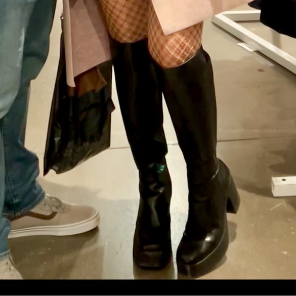 Lamoda LMF856 High Knee Black PU Leather Boot, descent condition - Picture 2 of 14